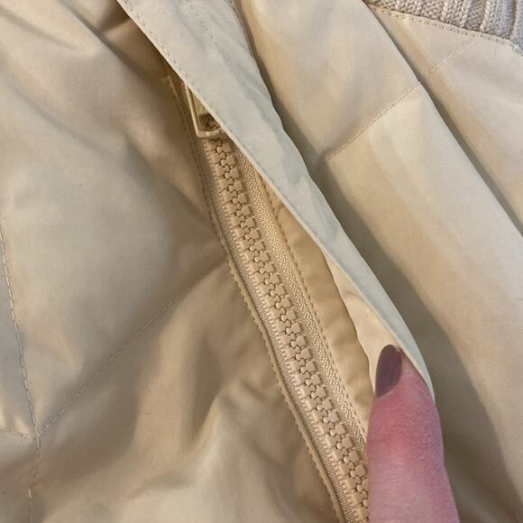 DKNY Cream Puffer Down Vest with Detachable Fox Fur Trimmed Hood Size Large - Picture 8 of 10